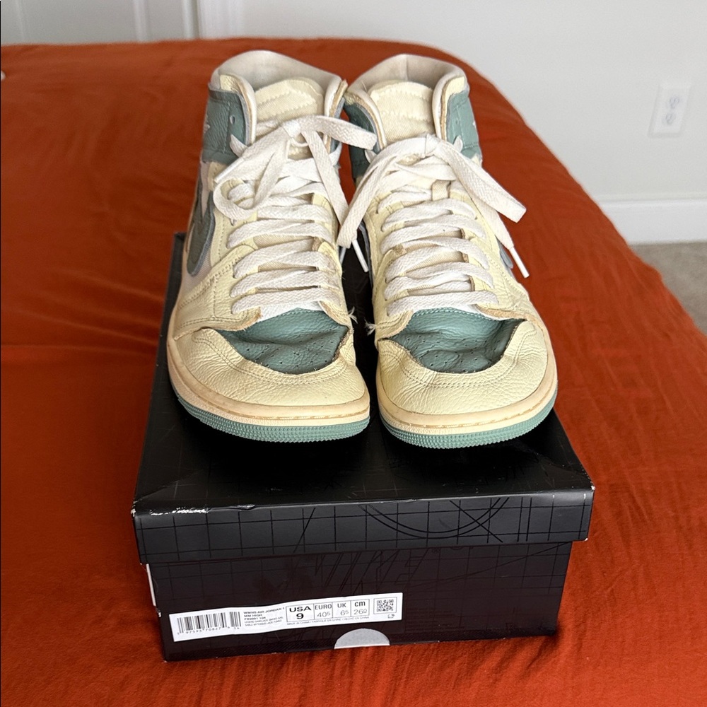 Women's Air Jordan 1 High Method of Make “Jade Smoke” sneaker
